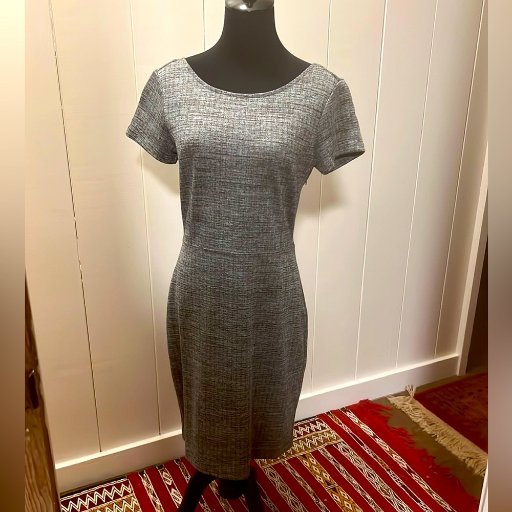 Banana Republic | gray knit dress | size 6